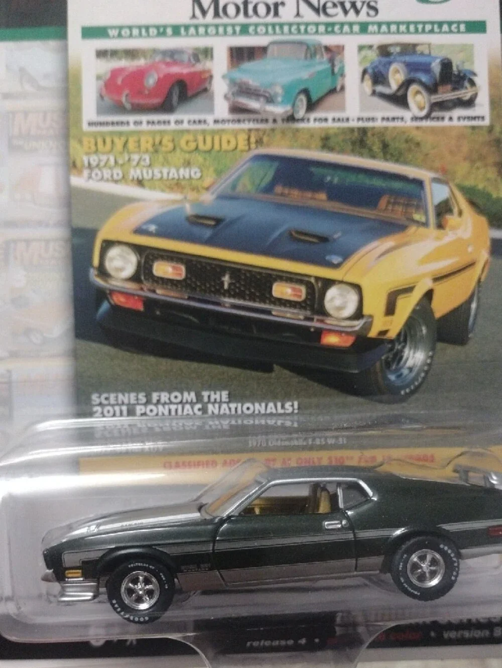 1:64 Dark Green 1971 Mustang Boss 351 Die-Cast Car